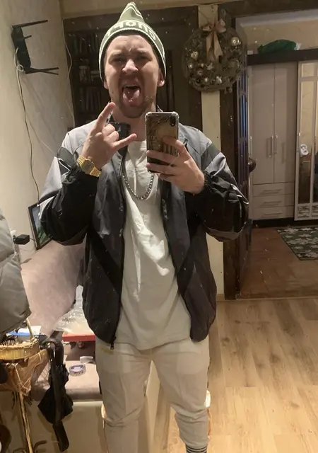 Роман из Кирова, ищу на сайте знакомства на одну ночь