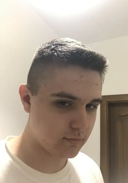 Я Владислав, 21 років з Мерефы, шукаю знайомства на одну ніч