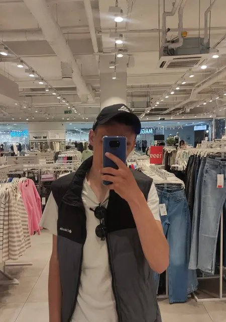 Антон из Улан-Удэ, мне 20, познакомлюсь на одну ночь