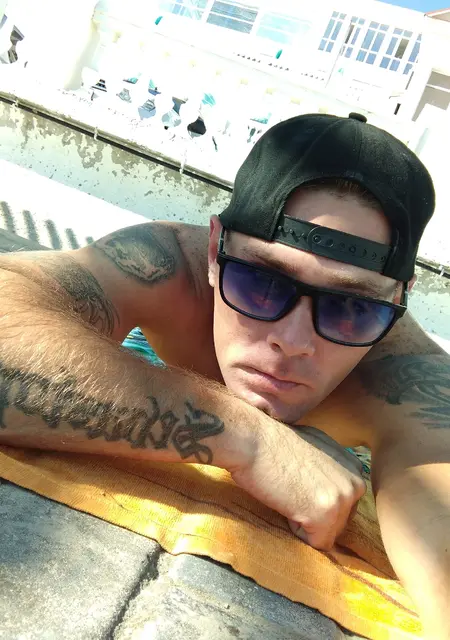 Никита из Гатчины, ищу на сайте приятное времяпровождение