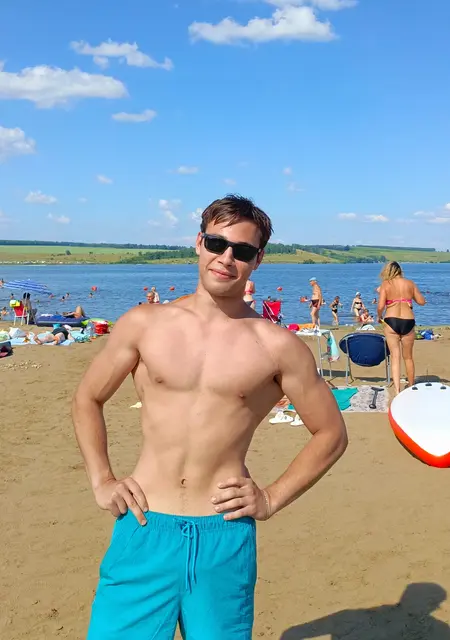 Я Данил, 18, из Новокузнецка, ищу знакомства на одну ночь