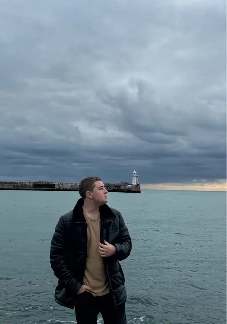 Я Дмитрий, 20, знакомлюсь без обязательств в Ялте