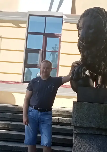 Алекс из Краснодара, мне 51, познакомлюсь на одну ночь