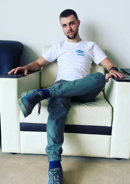 Я Олег, 30, из Саратова, ищу знакомство для приятного времяпровождения