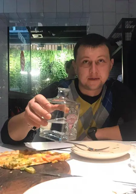 Я Василий, 35 років, знайомлюсь для відкриті стосунки у Novhorod-Siverskyi