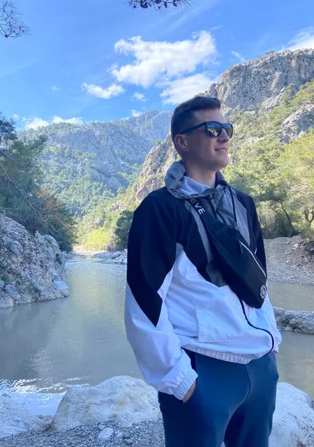 Я Артём, 27, знакомлюсь для общения в Южно-Сахалинске