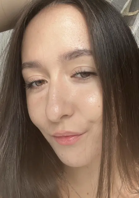 Я Каролина, 20, из Ижевска, ищу знакомства без обязательств