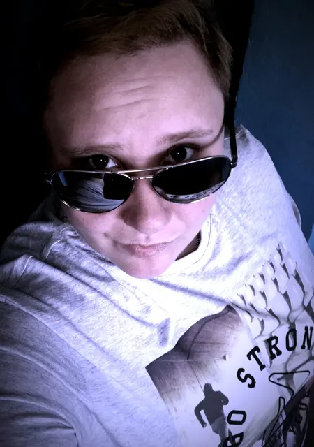 Liza из Саратова, мне 29, познакомлюсь для общения