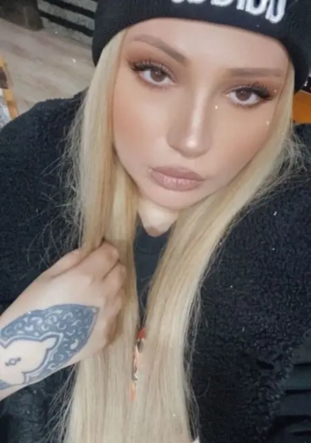 Я Deniz, 25, из Стамбула, ищу знакомство