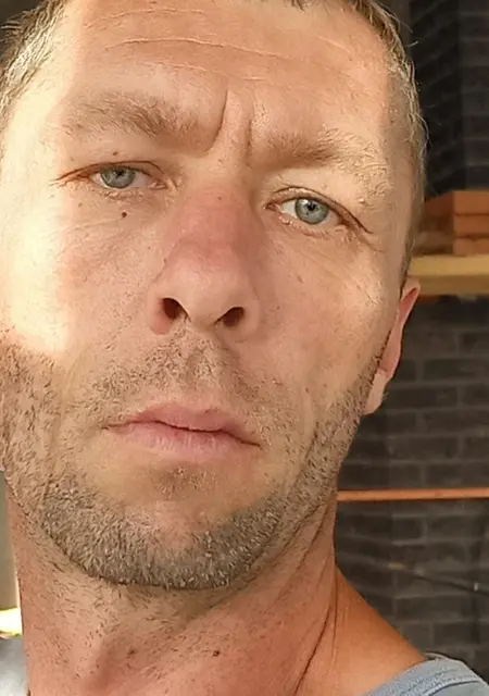 Валентин из Пензы, мне 41, познакомлюсь для общения