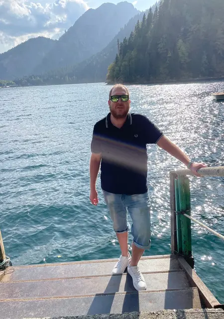 Я Евгений, 41, из Сочи, ищу знакомства на одну ночь