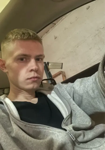 Я Serezha, 26, знакомлюсь для открытые отношения в Екатеринбурге