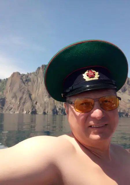 Я Валерий, 60, из Краснодара, ищу знакомство для приятного времяпровождения