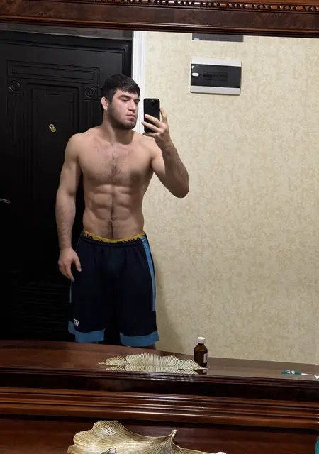 Запир из Владикавказа, ищу на сайте знакомства на одну ночь