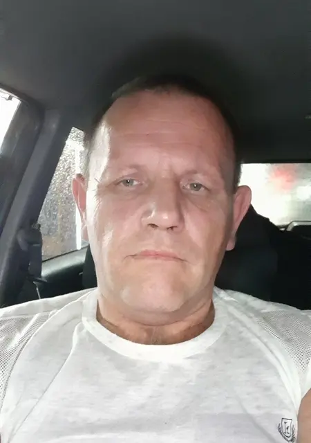 Я Андрей, 50, из Кемерово, ищу знакомства на одну ночь