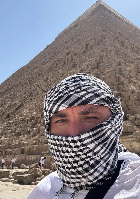 Я Артём, 44, из Екатеринбурга, ищу знакомство для приятного времяпровождения