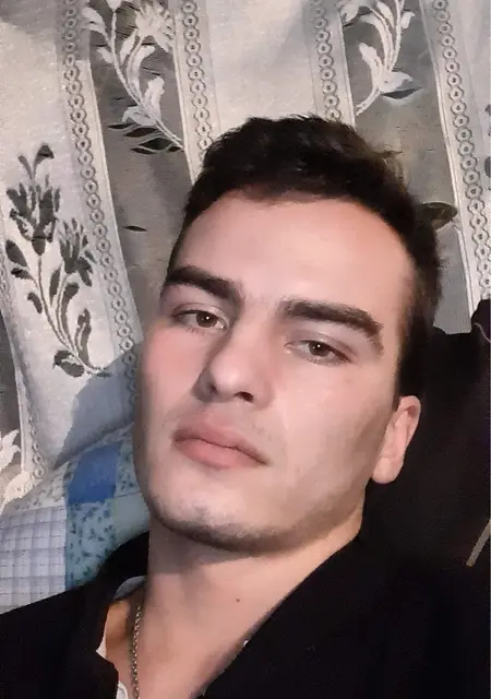 Ренат из Брянска, мне 23, познакомлюсь для приятного времяпровождения