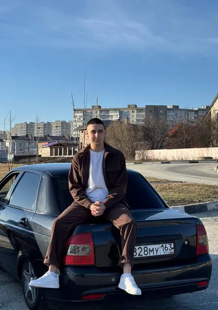 Алексей из Губкина, мне 21, познакомлюсь на одну ночь