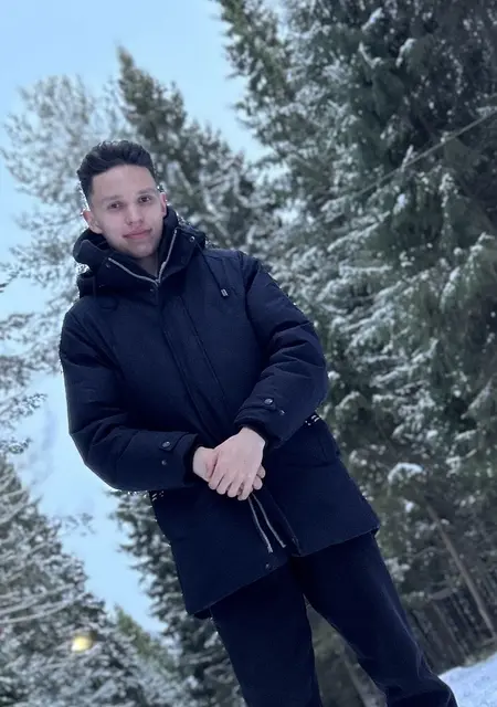 Михаил из Москвы, мне 21, познакомлюсь на одну ночь