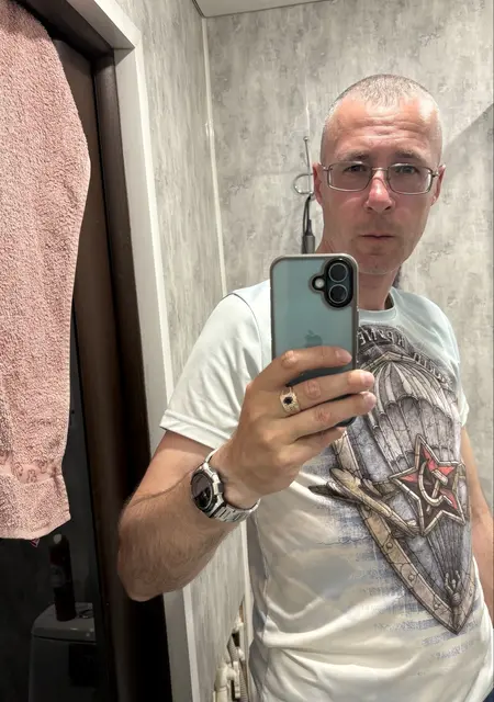 Я Кирилл, 41, из Владивостока, ищу знакомство для постоянных отношений