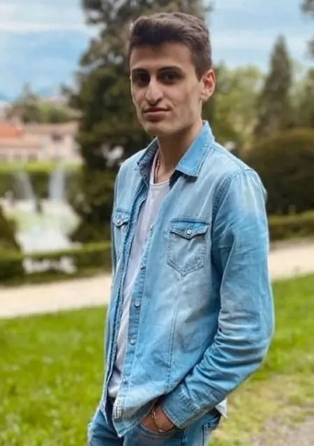 Я Simone, 19, знакомлюсь в Риме