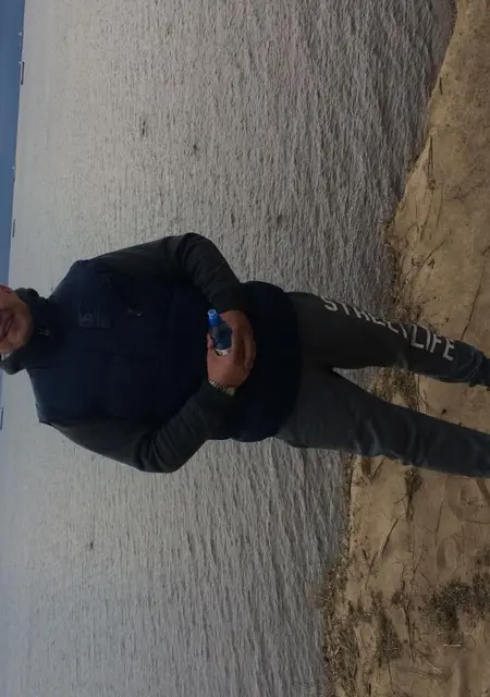 Артем из Боровичей, мне 37, познакомлюсь для дружбы