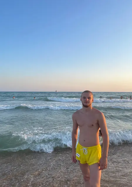 Я Степан, 23, знакомлюсь без обязательств в Усинске