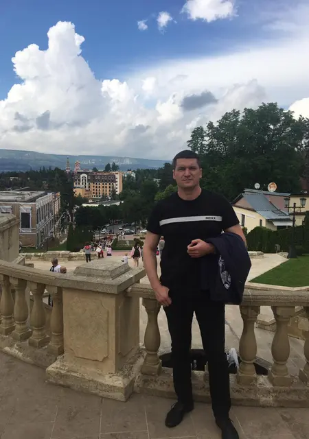 Влад из Моздока, ищу на сайте знакомства на одну ночь