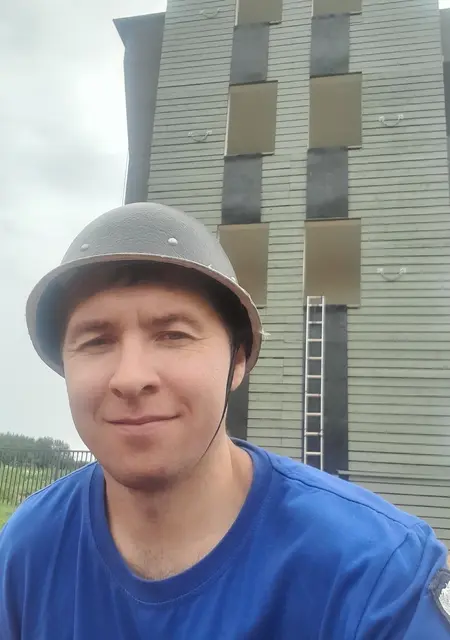 Фил из Калуги, мне 39, познакомлюсь без обязательств