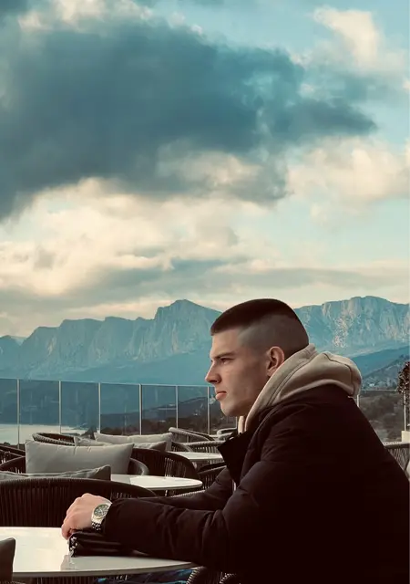 Я Андрей, 23, из Севастополя, ищу знакомство для постоянных отношений