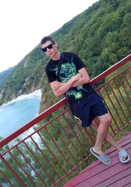 Максим из Таганрога, ищу на сайте знакомства на одну ночь